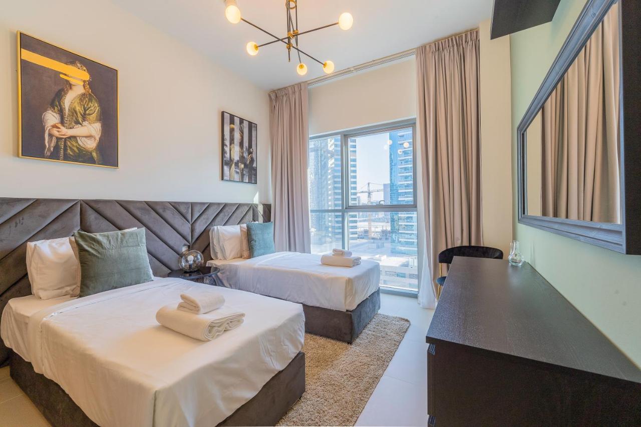 Nouveau Art Deco 3Br With Burj & Canal Views Dubái Exterior foto